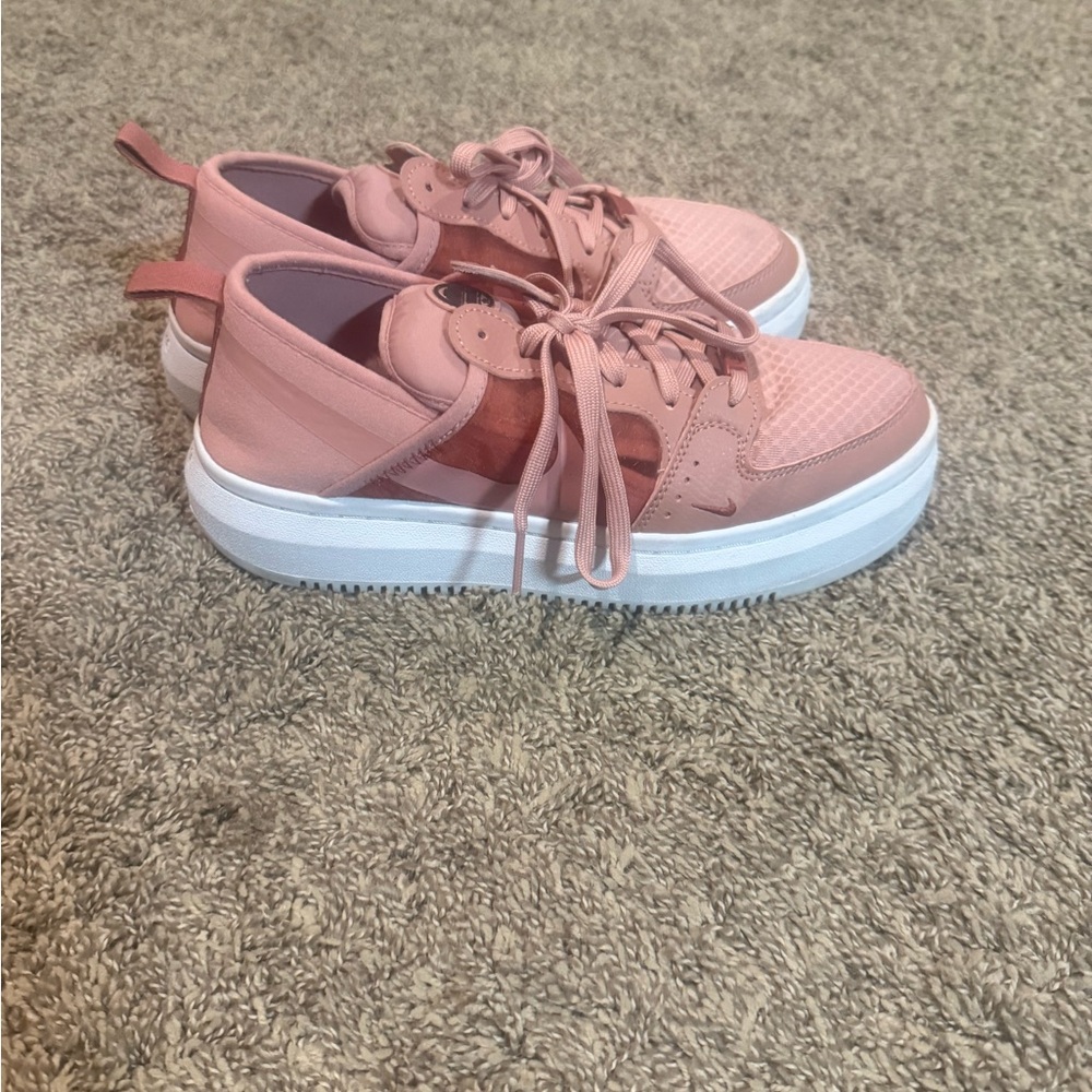 Chic Pink Sneakers for Everyday Comfort